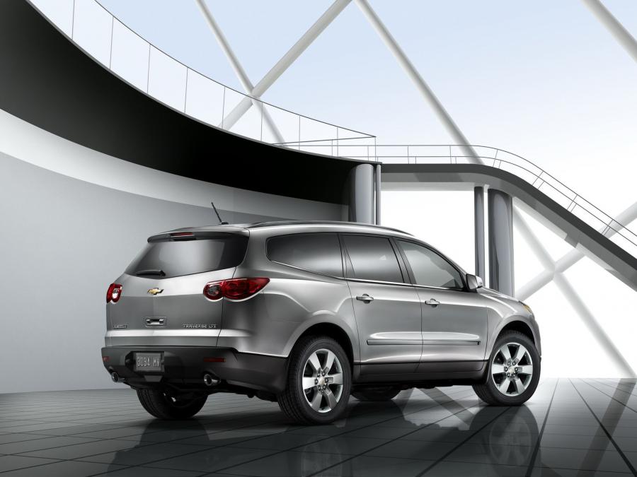  Chevrolet Traverse LTZ 2008 года  (фото 13 из 16)
